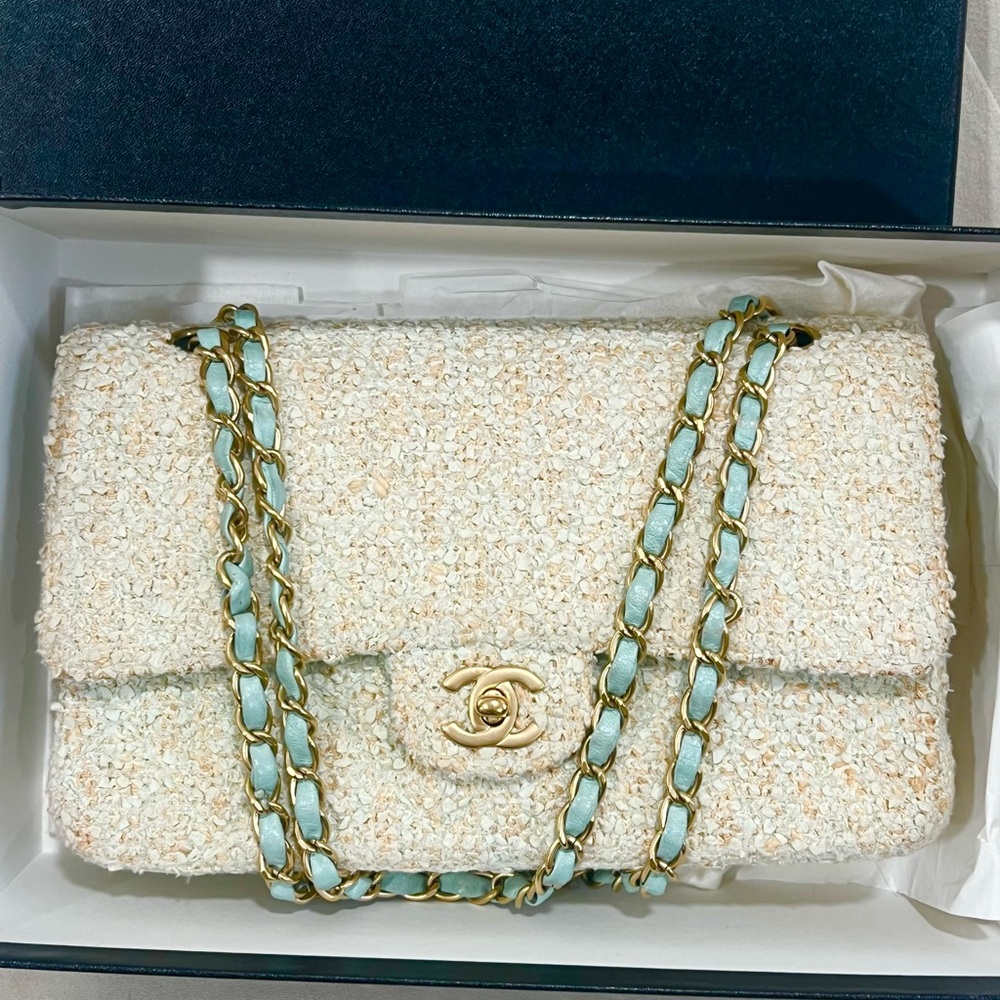 Chanel Classic Tweed Double Flap Bag - Picture 2 of 16